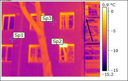 Vytenio g. 39 termovaizdis: sienos su minimaliu šilumos nuotėkiu, viena atvira orlaidė.