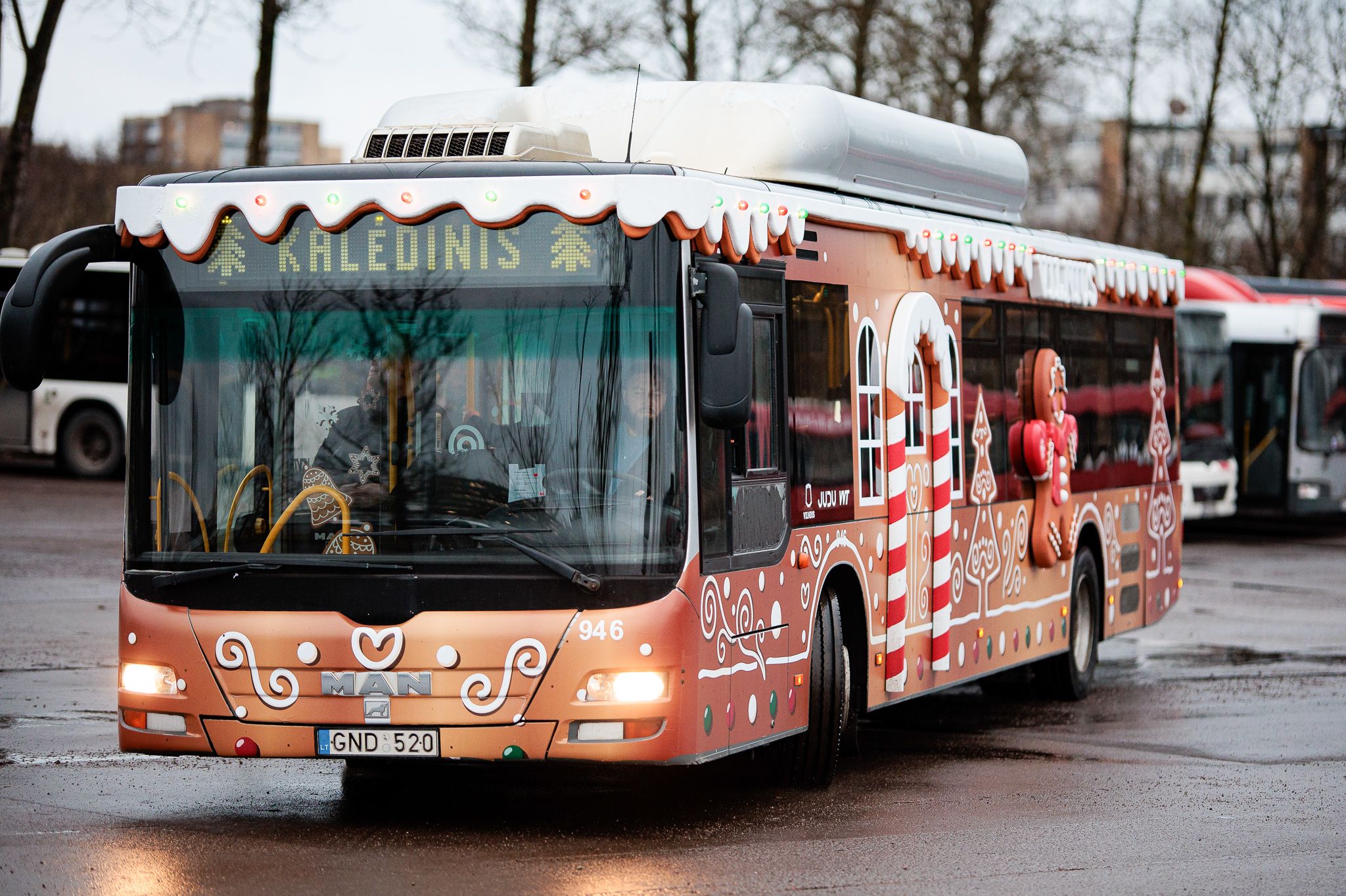Kalėdinis Autobusas (3)
