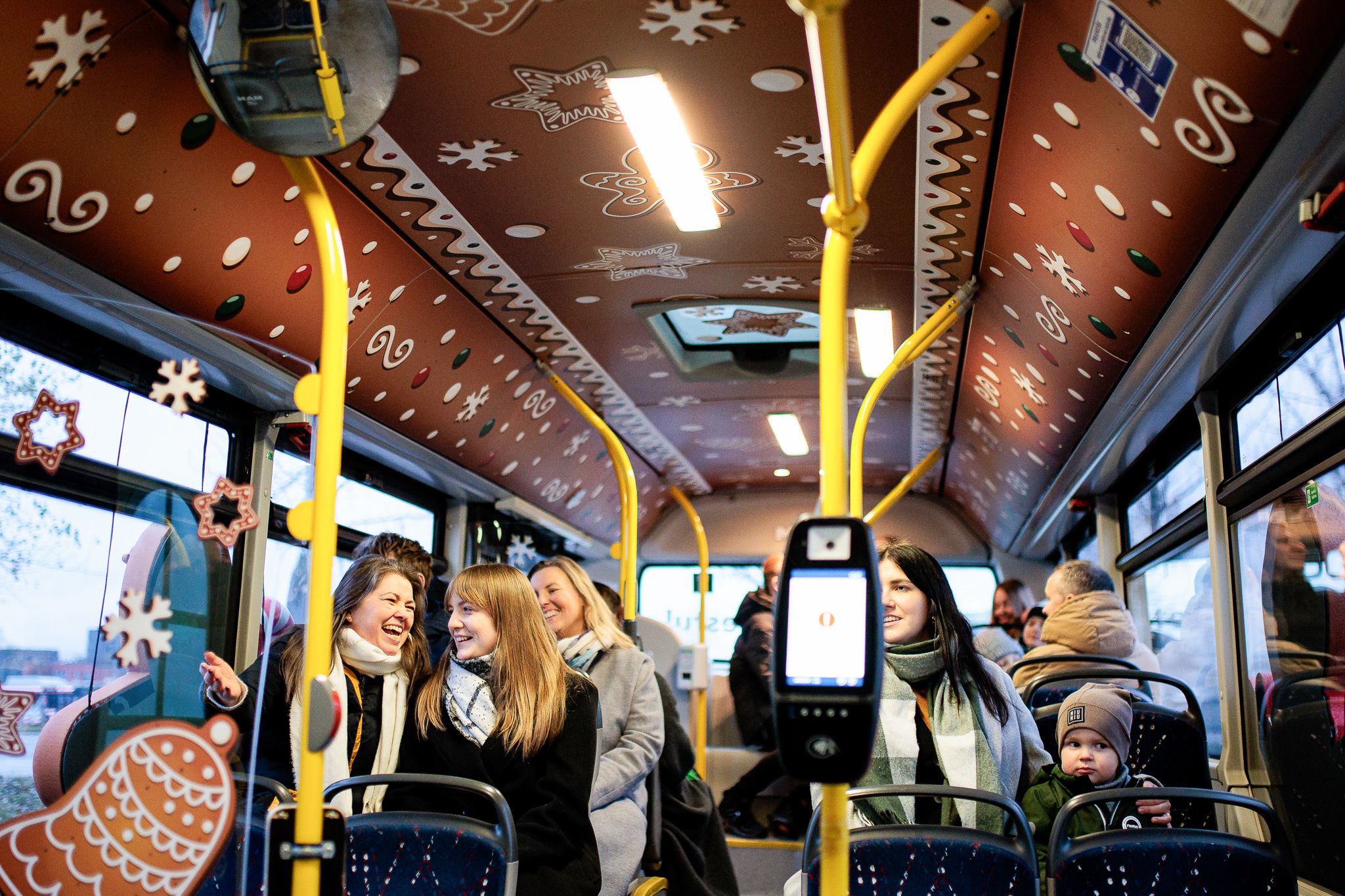 Vilniuje startuoja šventinis Kalėdinis autobusas – kituose maršrutuose ...